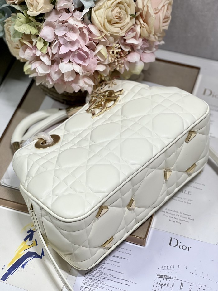 Handbag Dior 0062 size 30*18.5*11.5 cm