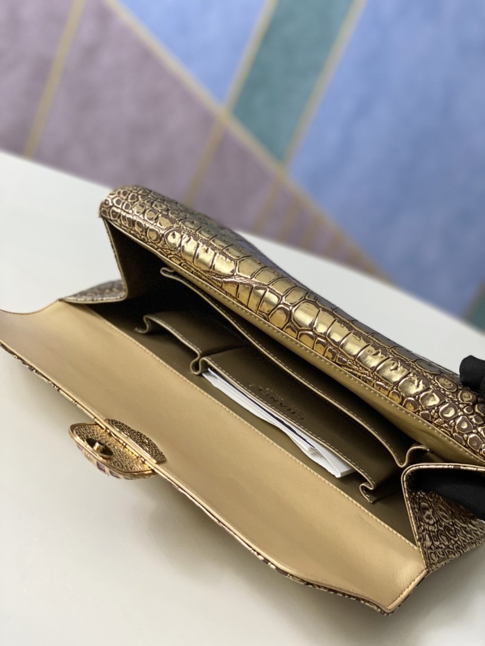 Handbag Chanel 6603 size 30.13.4 cm