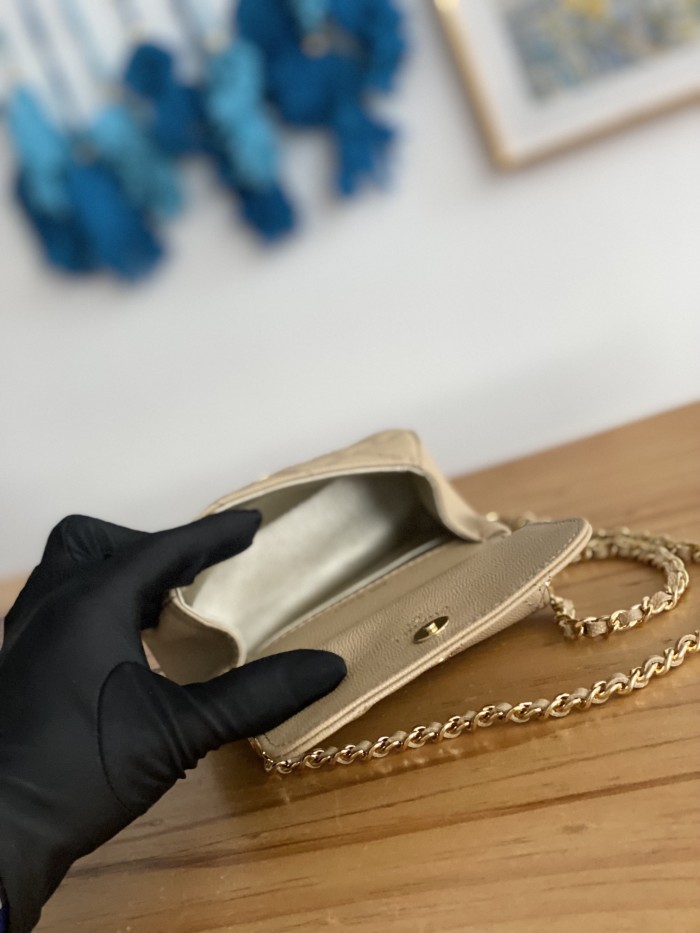 Handbag Chanel size AP3004 size 11X12X5 cm