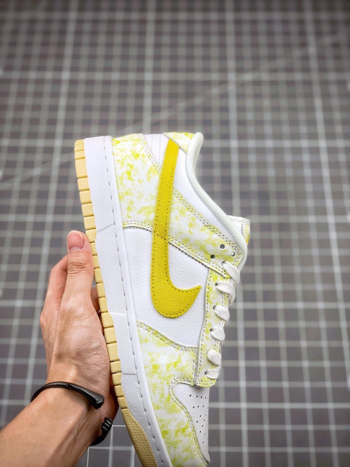 Nike Dunk Low Yellow Strike (W)