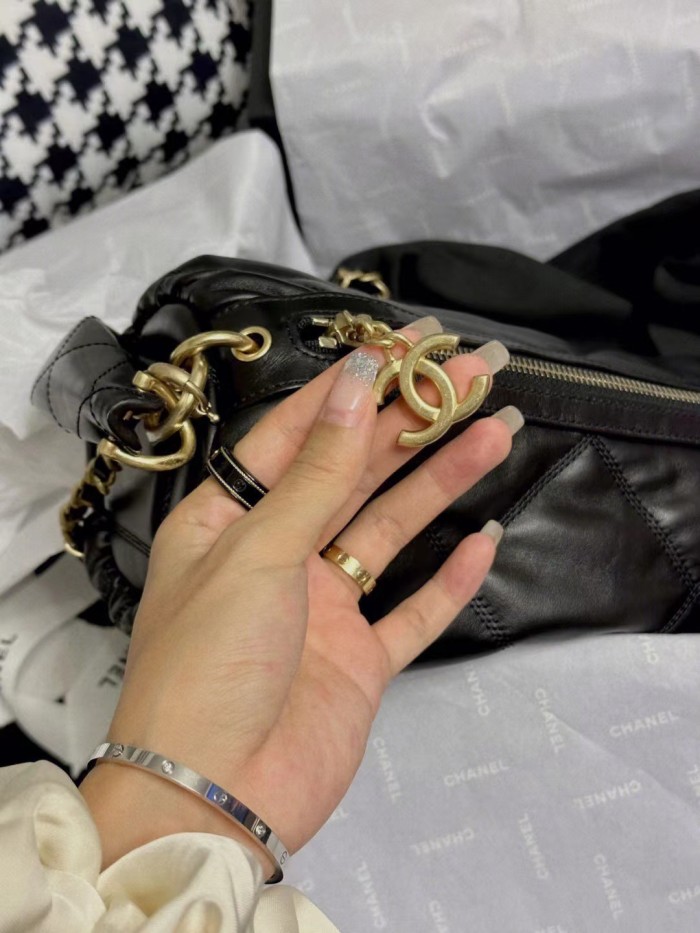 Handbag Chanel size 11*20*11 cm