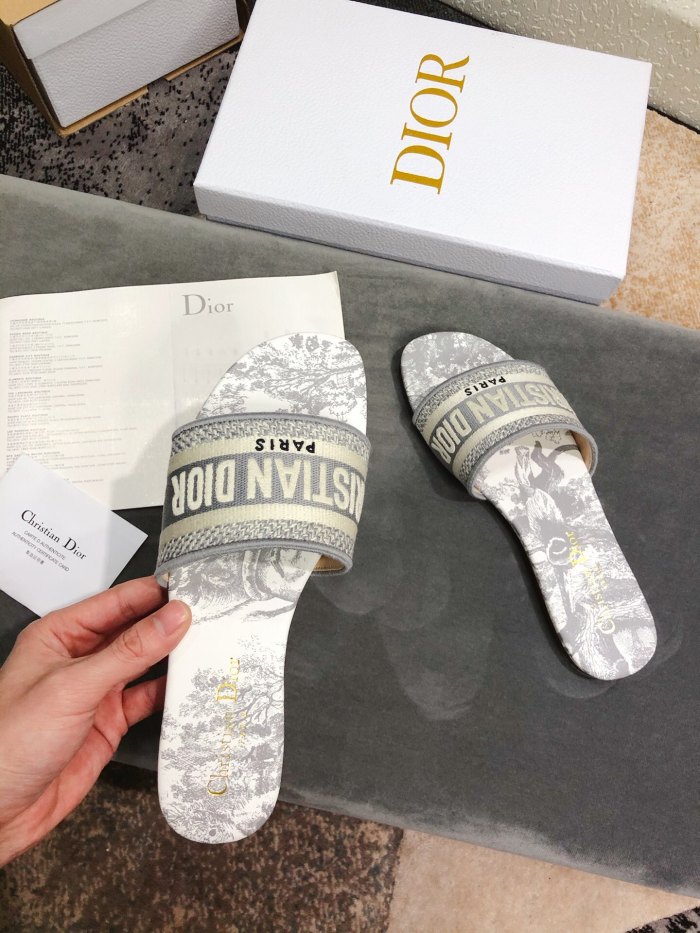 Dior Dway Slide 4