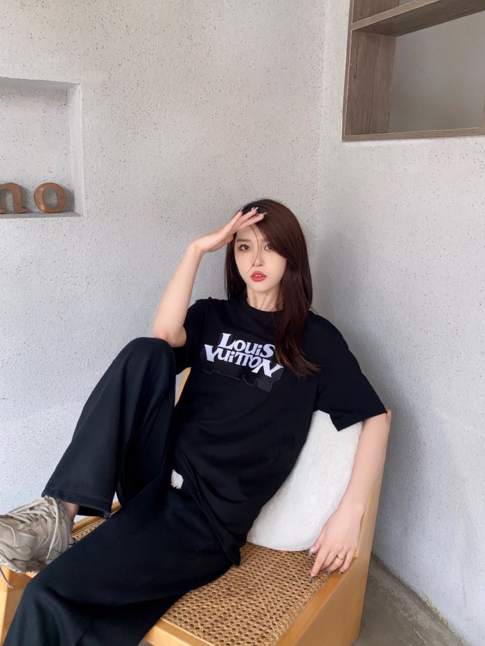 Clothes Louis Vuitton 113