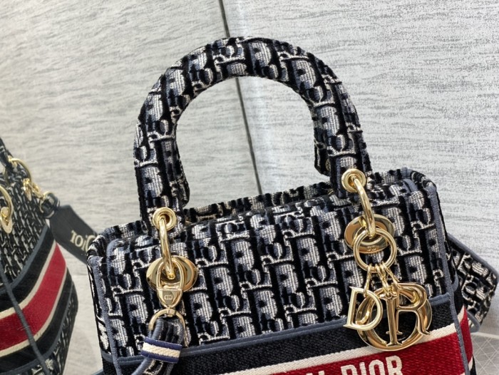 Handbag Dior size 24 cm