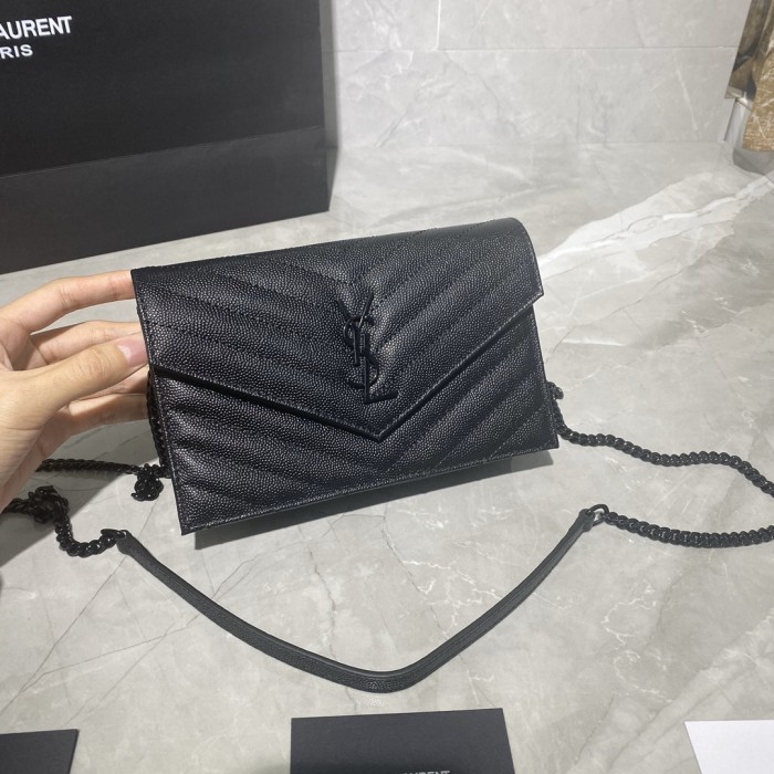 Handbags SAINT LAURENT 393953 size 19x11.5x4 cm