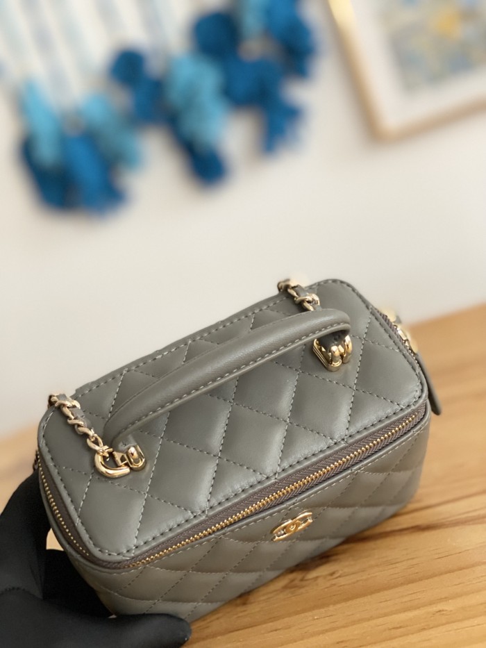 Handbag Chanel 81211 size 9.5 17 8 cm