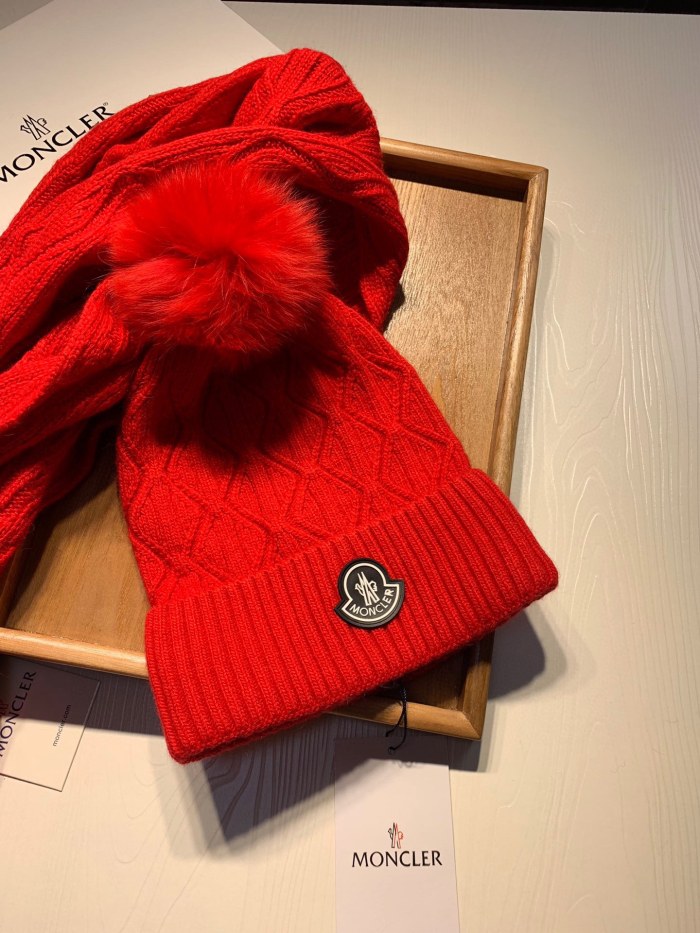 Hat & Scarf Moncler 1