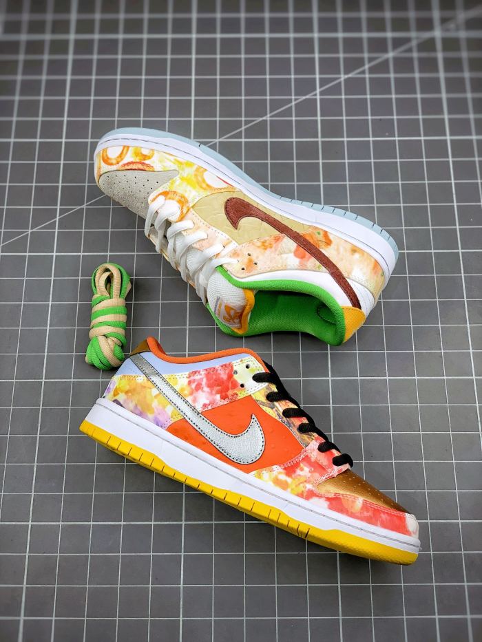 Nike Dunk SB Low Street Hawker