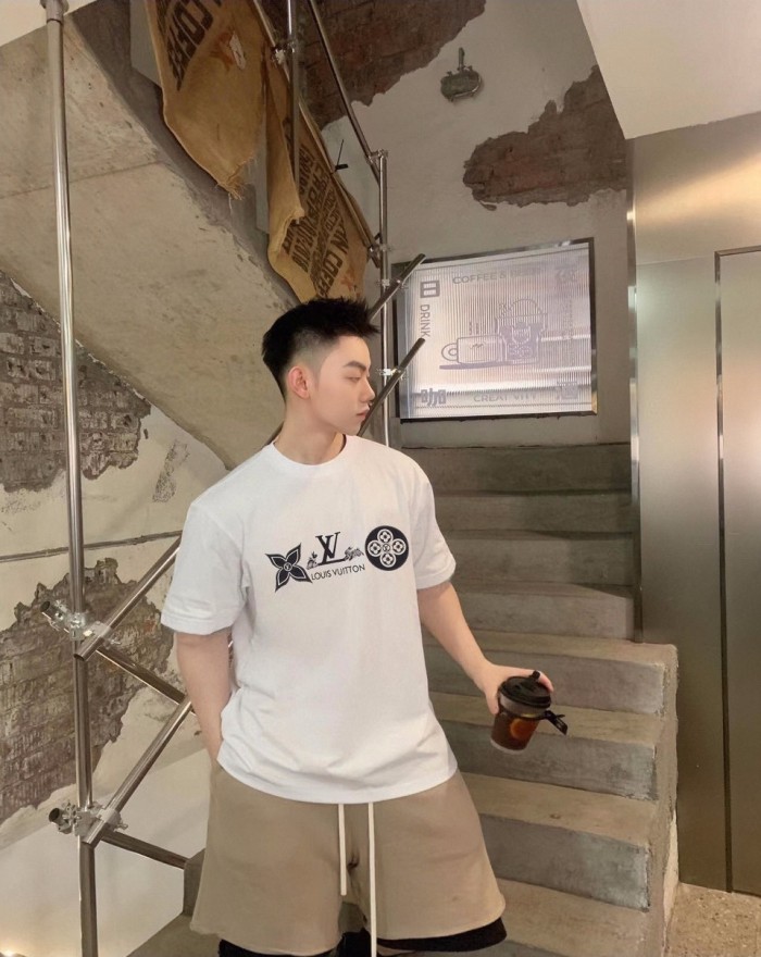Clothes Louis Vuitton 448