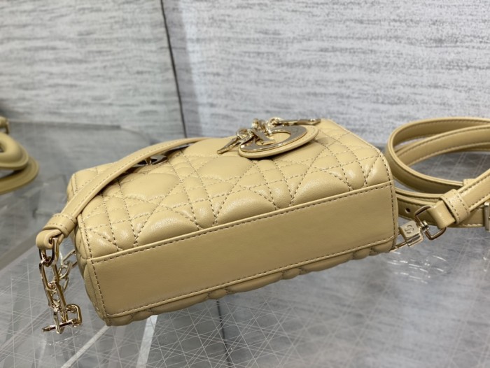 Handbag Dior size 16*5.5*10 cm