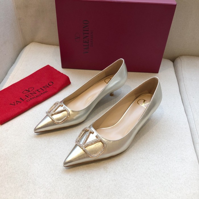 VALENTINO GARAVANI Roman Stud BOOT WOMEN 32