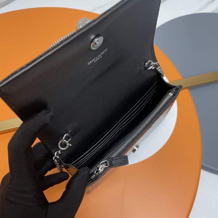 Handbags SAINT LAURENT 452159 size 19x12.5x4 cm