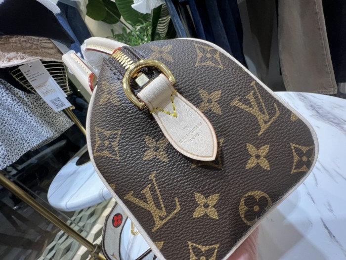 Handbag Louis Vuitton M45957 size 20x 13.5x 11.5 cm