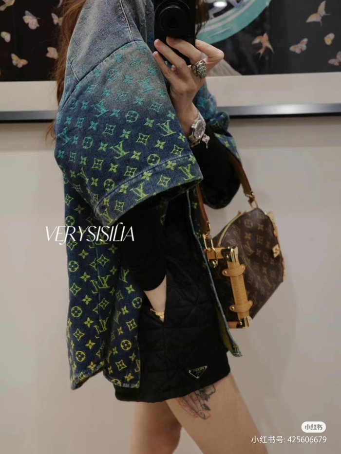 Clothes Louis Vuitton 290