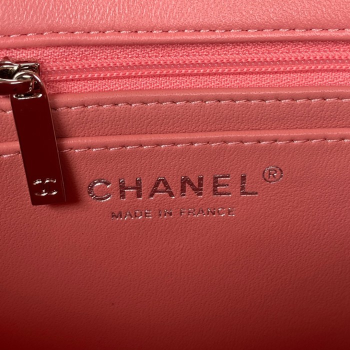 Handbag Chanel size 20 cm