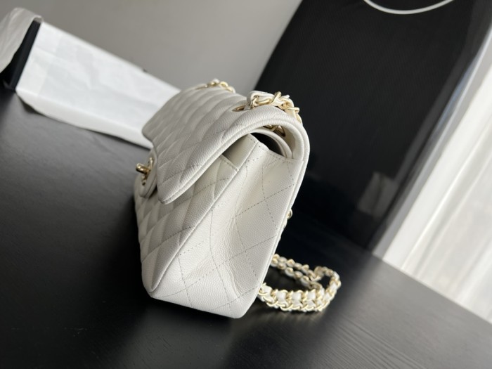 Handbag Chanel size 23 cm