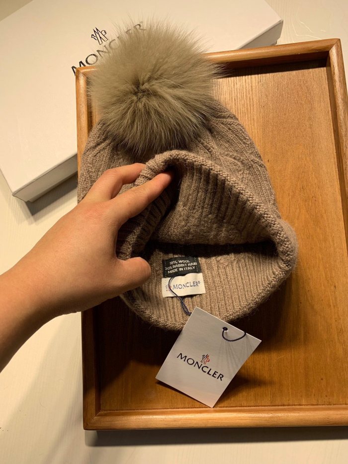 Hat Moncler 4