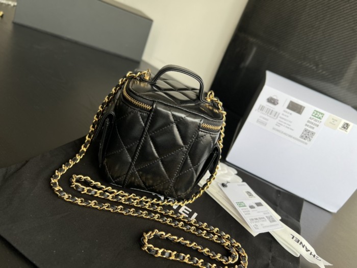 Handbag Chanel AP3016 size 11cmx11cmx11 cm