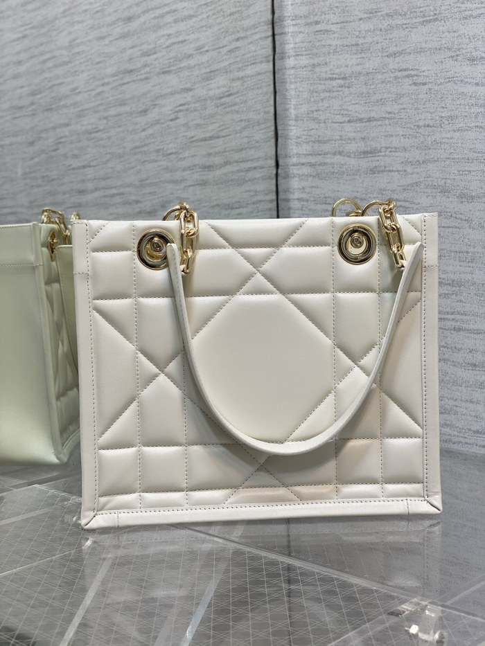 Handbag Dior size 26.5*28*17 cm