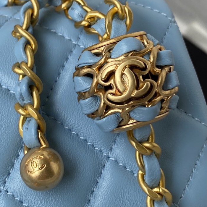 Handbag Chanel size 17 cm