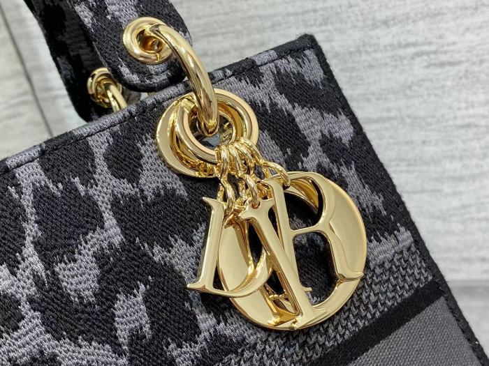 Handbag Dior size 24 cm