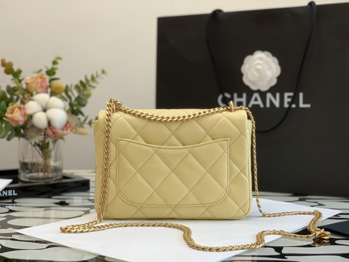 Handbag Chanel size 21 cm