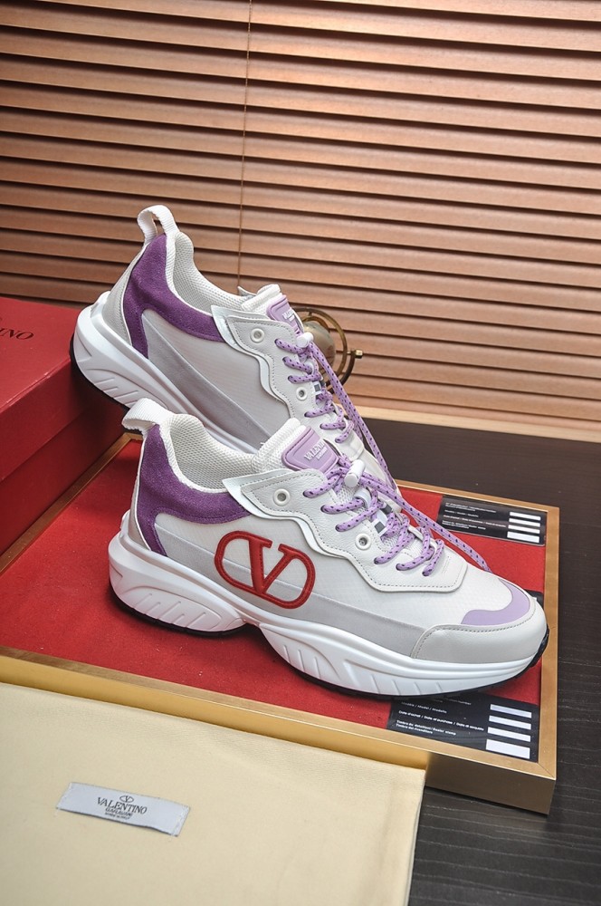 Valentino Garavani Low-top sneakers 19