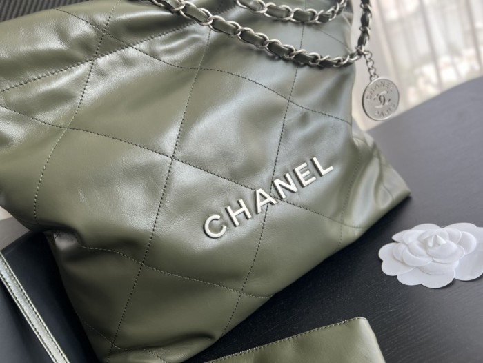 Handbag Chanel size 35cmx37cmx7 cm