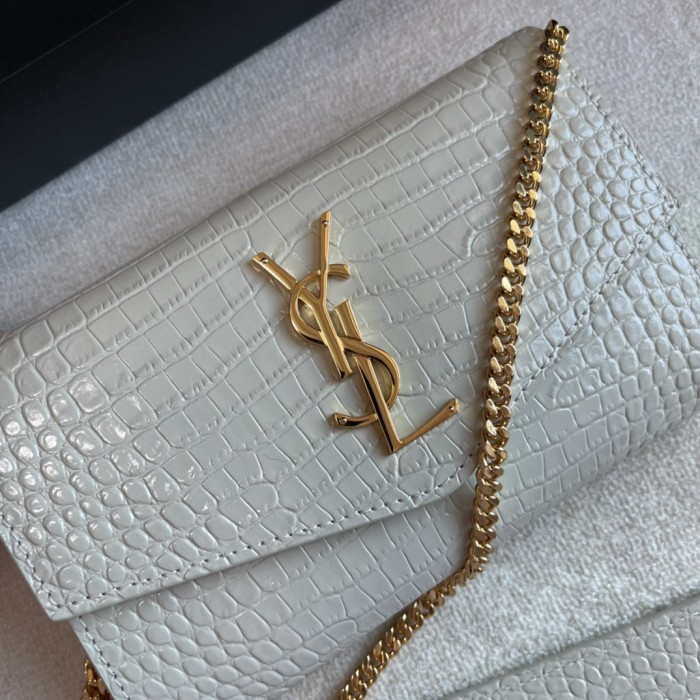 Handbags SAINT LAURENT 607788 size 19x12x4 cm