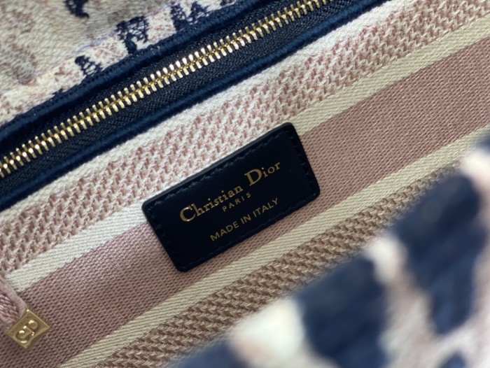 Handbag Dior size 24 cm