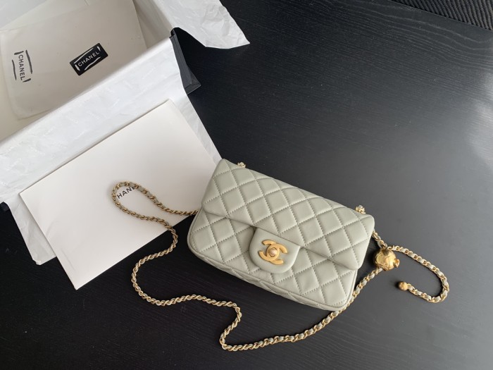 Handbag Chanel size 20 cm