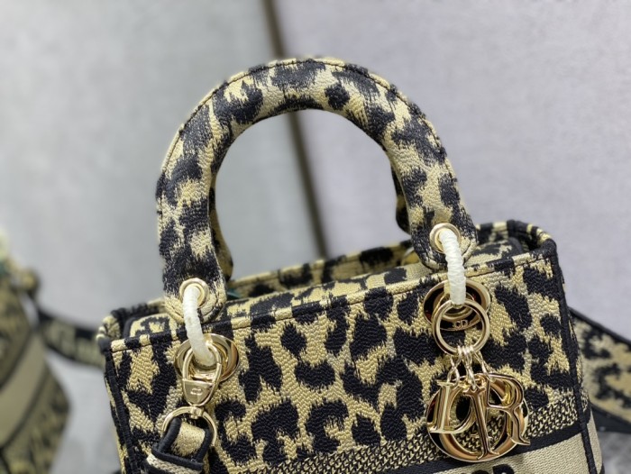 Handbag Dior size 24 cm