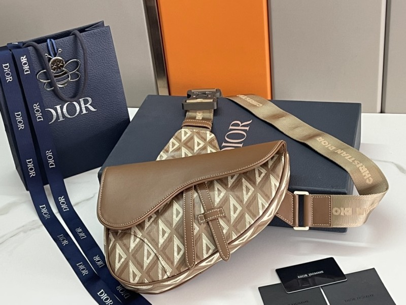 Handbag Dior D93305 size 26-19-4.5 cm