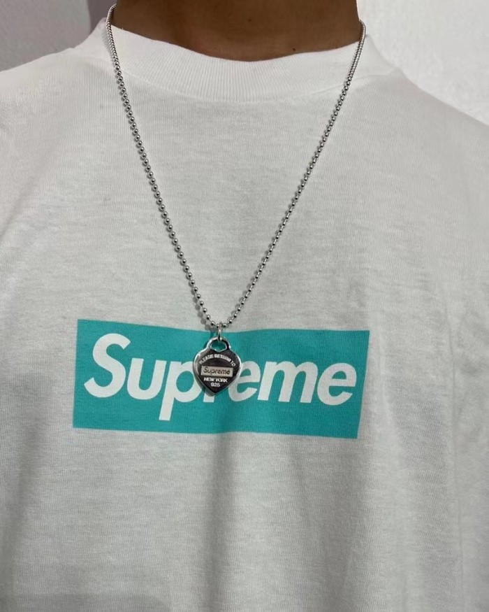 Clothes Supreme 1