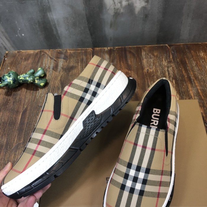 Burberry Arthur Vintage Sneaker 25