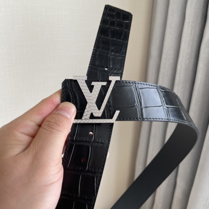Louis Vuitton Belt 6 (width 4cm)