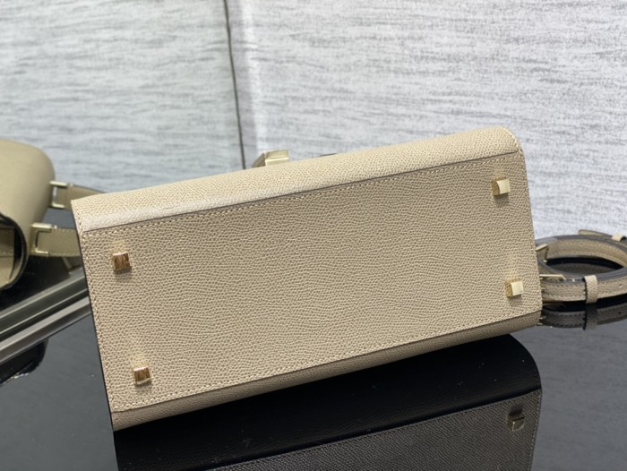 Handbag VALEXTRA size 𝟐𝟔*𝟐𝟎*𝟏𝟐 𝐂𝐦