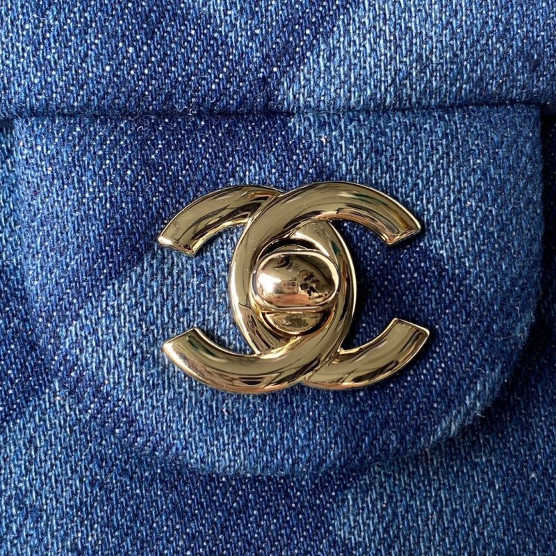 Handbag Chanel size 20 cm