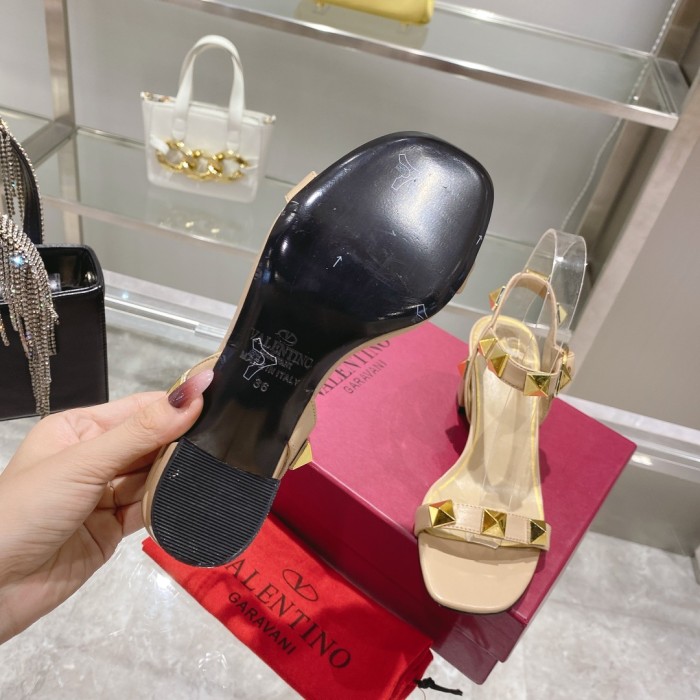 VALENTINO GARAVANI ROMAN STUD WOMEN 10