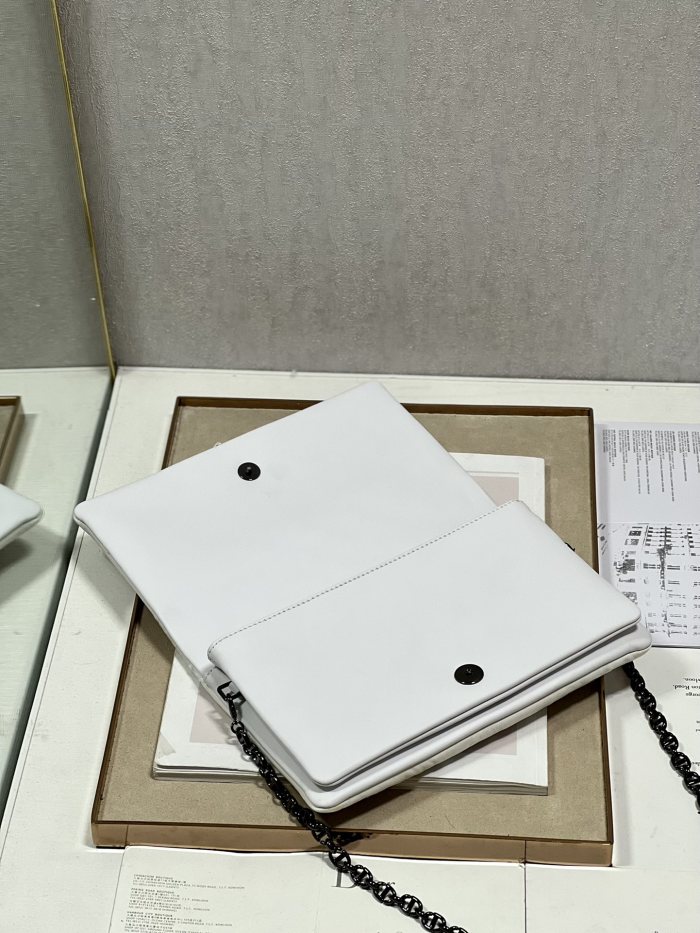 Handbag Dior 5136 size 24×15×7 cm