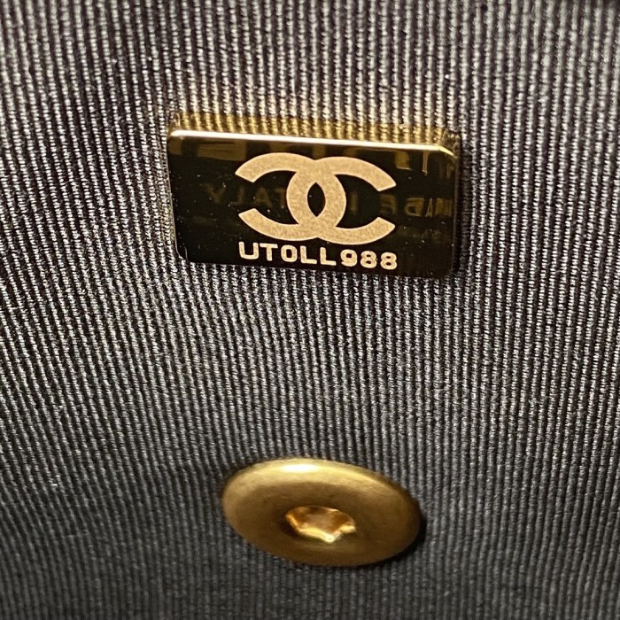 Handbag Chanel AS2855 size 19x13x 6 cm