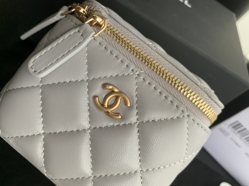 Handbag Chanel size 8.5cmx11cmx7 cm