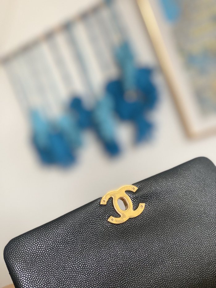 Handbag Chanel 3580 size 13*20*9.5 cm