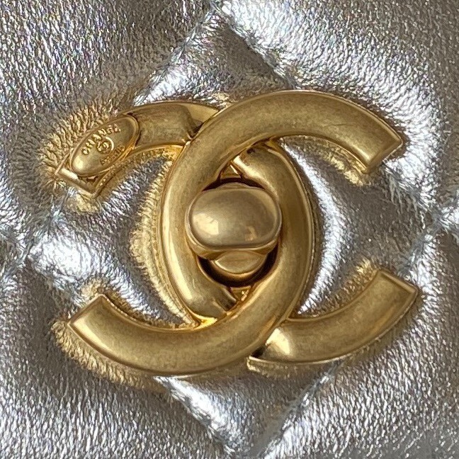 Handbag Chanel AS3886 size 20X14X7.5 cm