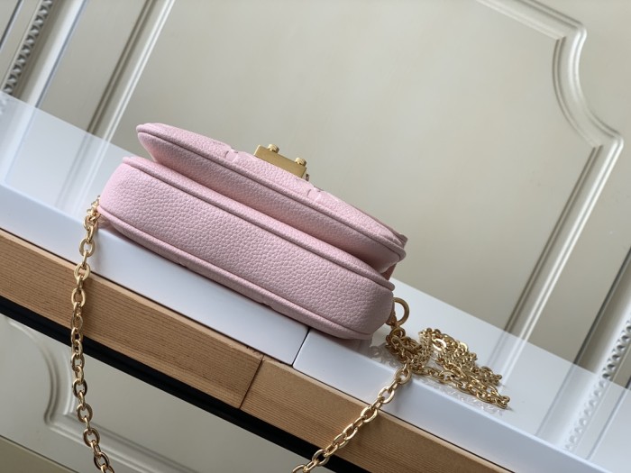 Handbag Louis Vuitton M81390 size 14 x 11 x 3.5 cm