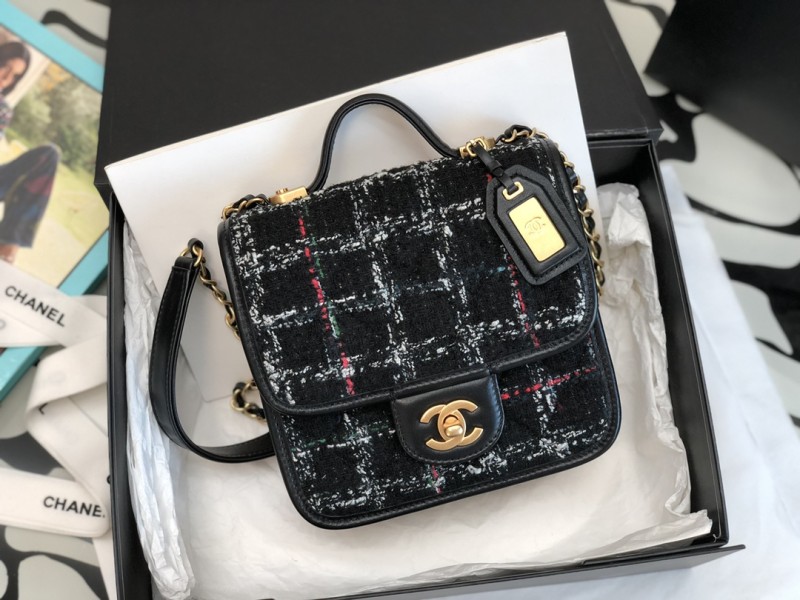 Handbag Chanel size 𝟷𝟽*𝟸𝟶.𝟻 *𝟼 𝚌𝚖