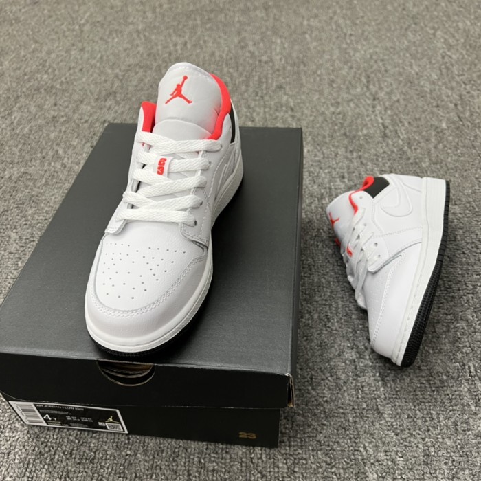 Jordan 1 Low White Black Infrared (GS)