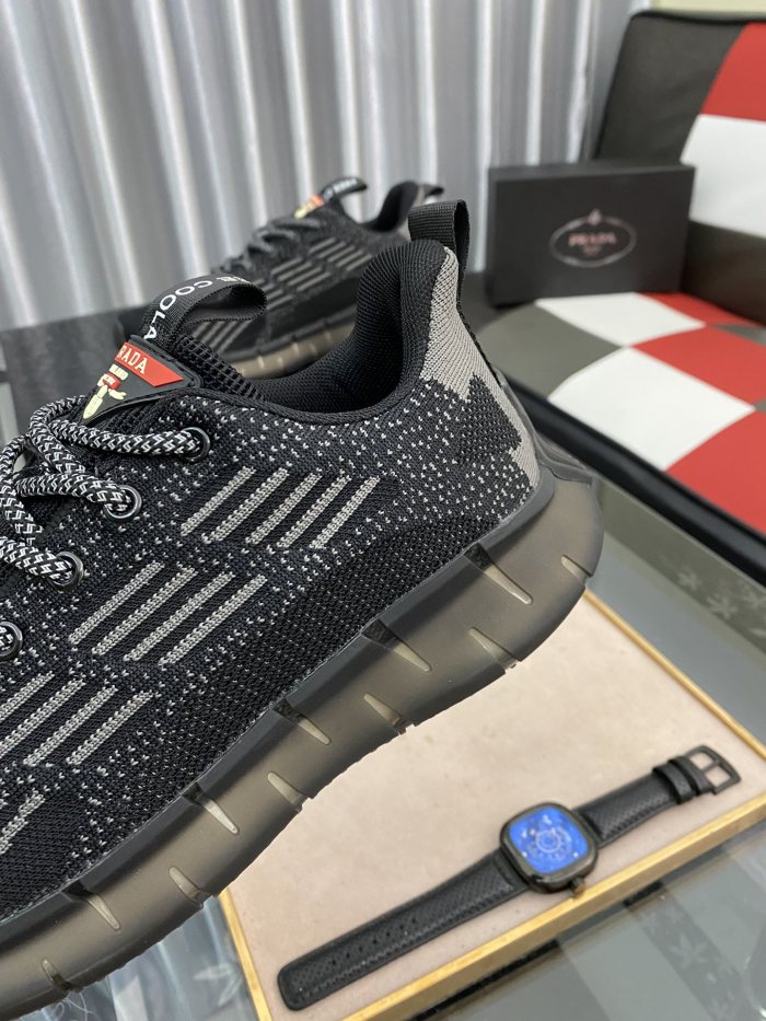 Prada Low Top sneaker 17