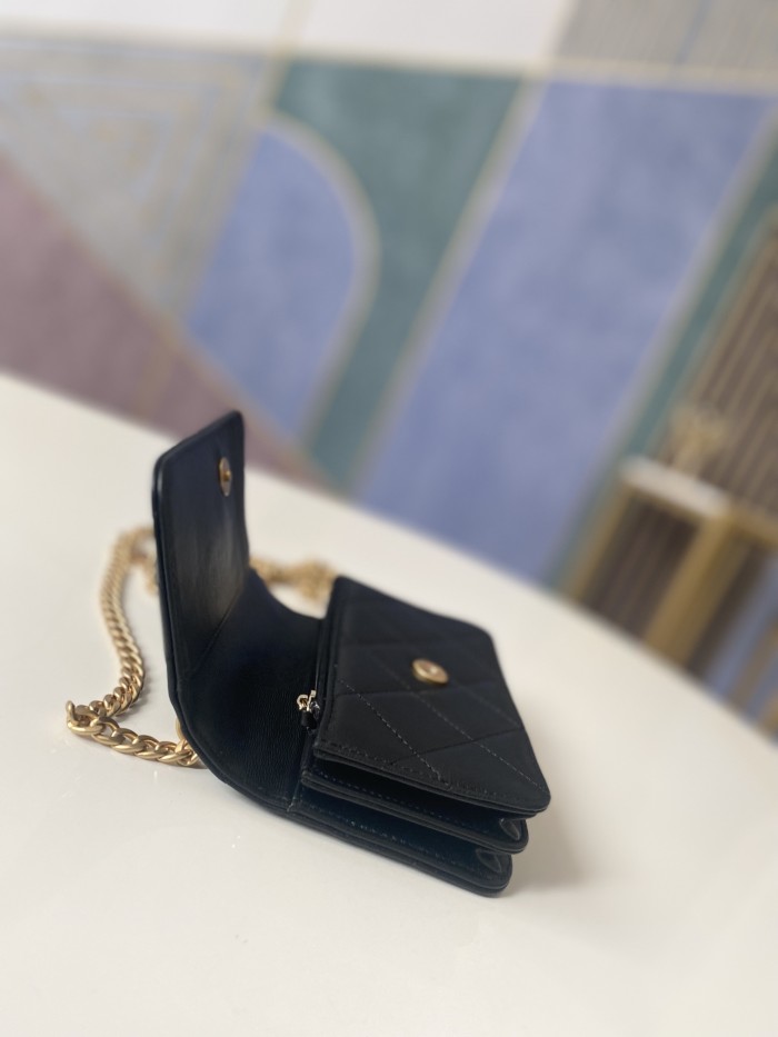 Handbag Chanel 81185 size 15 cm