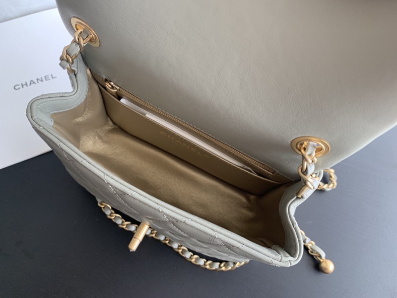 Handbag Chanel size 17 cm